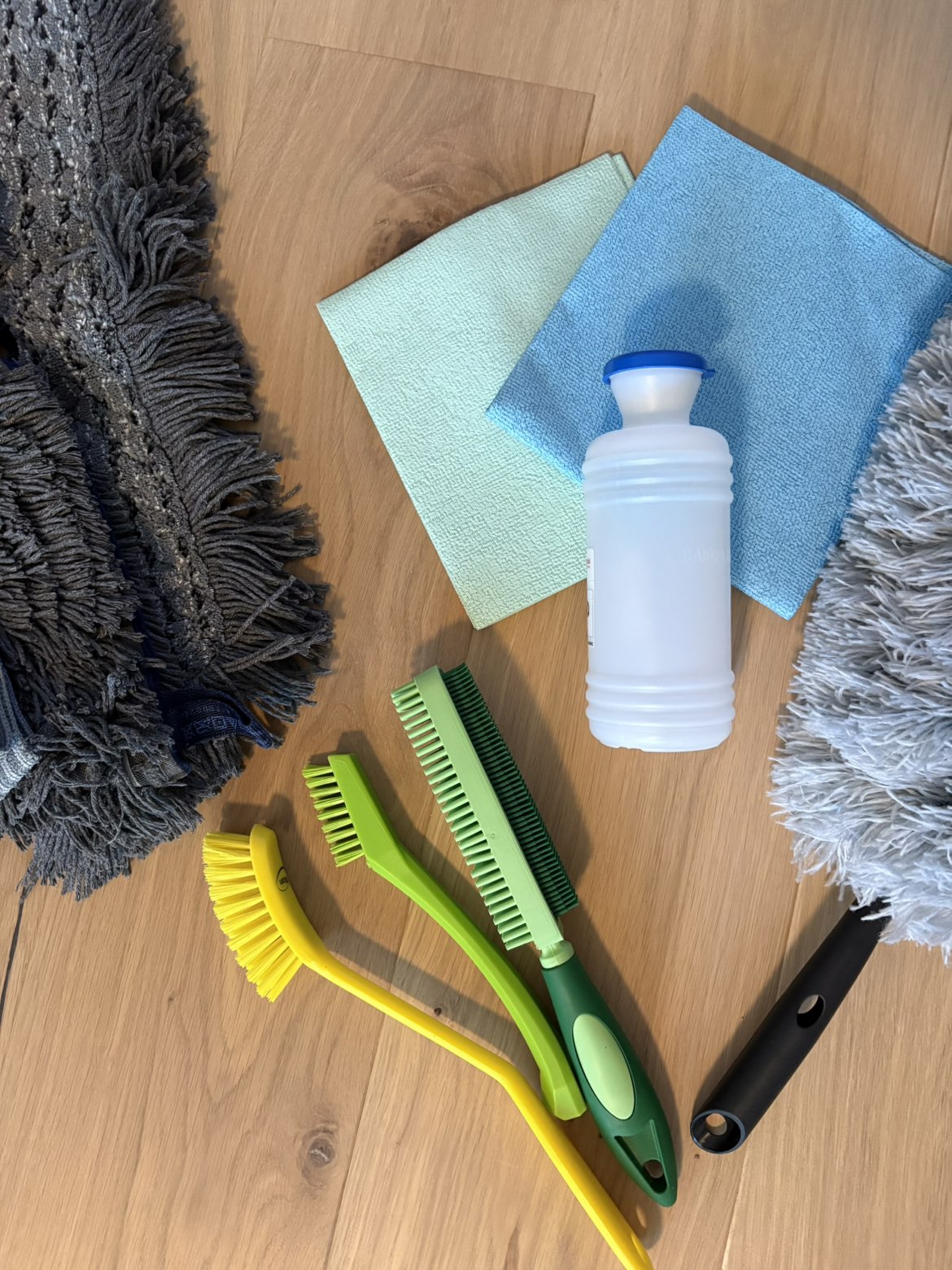 Puhastustarvikud, koristus, kodukoristus, puhastusvahendid, puhastusteenus